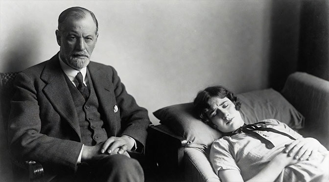 Sigmund Freud mit einer Patientin (AI)